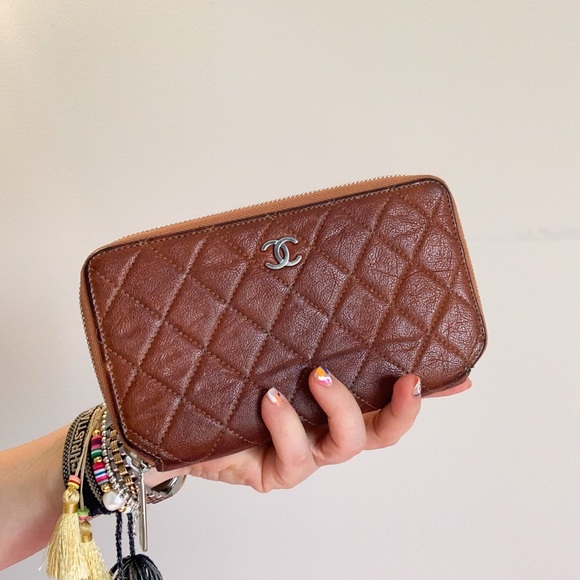 SOLD ๐ซ Chanel Classic Zip around Wallet ๐ซ - Picture 2 of 12